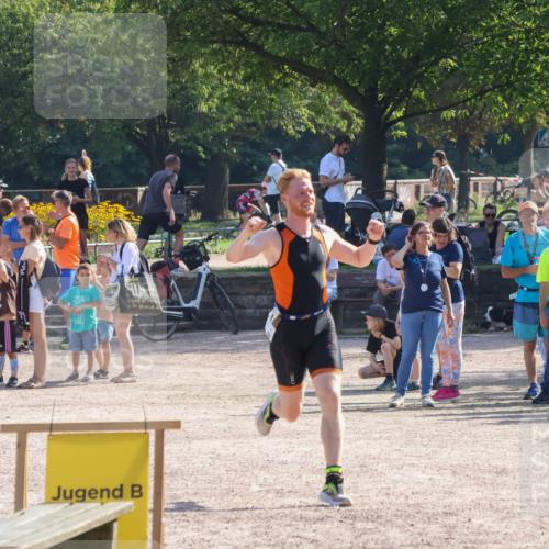 08.09.2024 - Stadtparktriathlon Luisa Fischer http://msf.ph/oto/7036434 08.09.2024 11:30:09 Ziel 427 meine-sportfotos.de