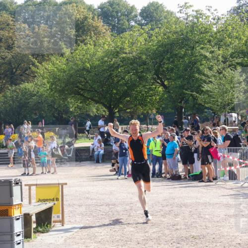 08.09.2024 - Stadtparktriathlon Luisa Fischer http://msf.ph/oto/7036437 08.09.2024 11:30:10 Ziel 427 meine-sportfotos.de