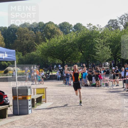 08.09.2024 - Stadtparktriathlon Luisa Fischer http://msf.ph/oto/7036438 08.09.2024 11:30:10 Ziel 427 meine-sportfotos.de