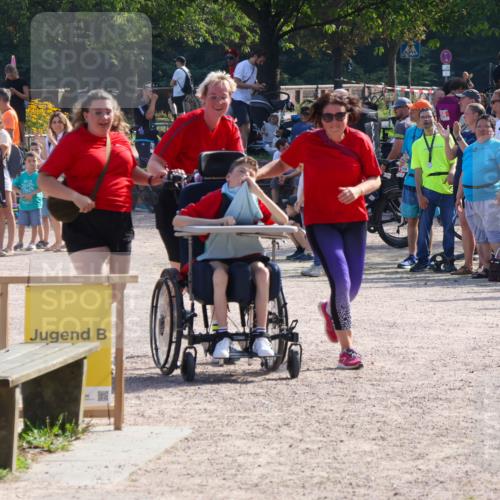08.09.2024 - Stadtparktriathlon Luisa Fischer http://msf.ph/oto/7036445 08.09.2024 11:30:29 Ziel 233 meine-sportfotos.de