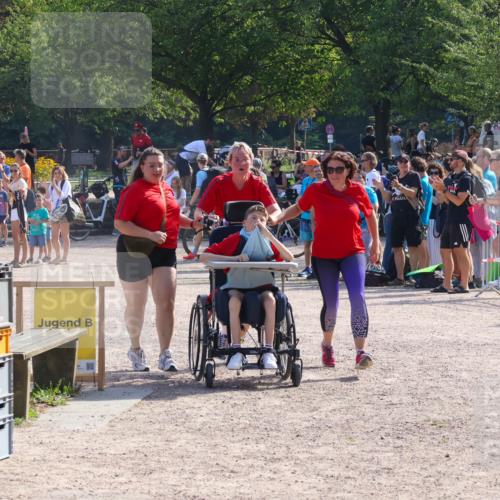 08.09.2024 - Stadtparktriathlon Luisa Fischer http://msf.ph/oto/7036448 08.09.2024 11:30:30 Ziel 233 meine-sportfotos.de
