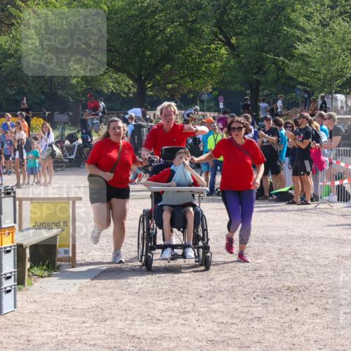 08.09.2024 - Stadtparktriathlon Luisa Fischer http://msf.ph/oto/7036449 08.09.2024 11:30:30 Ziel 233 meine-sportfotos.de