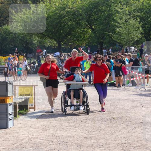 08.09.2024 - Stadtparktriathlon Luisa Fischer http://msf.ph/oto/7036450 08.09.2024 11:30:30 Ziel 233 meine-sportfotos.de