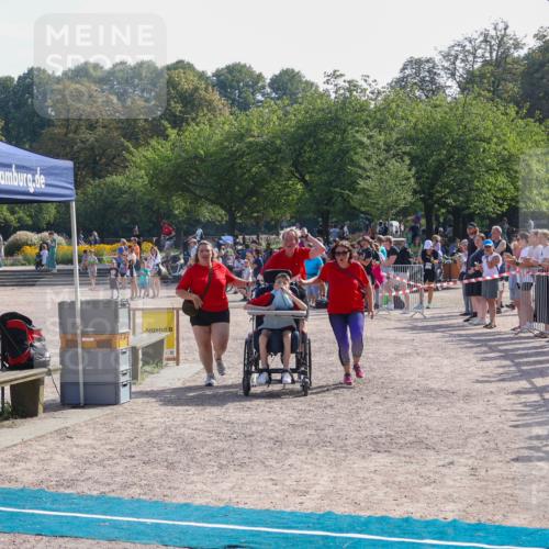 08.09.2024 - Stadtparktriathlon Luisa Fischer http://msf.ph/oto/7036453 08.09.2024 11:30:31 Ziel 233 meine-sportfotos.de