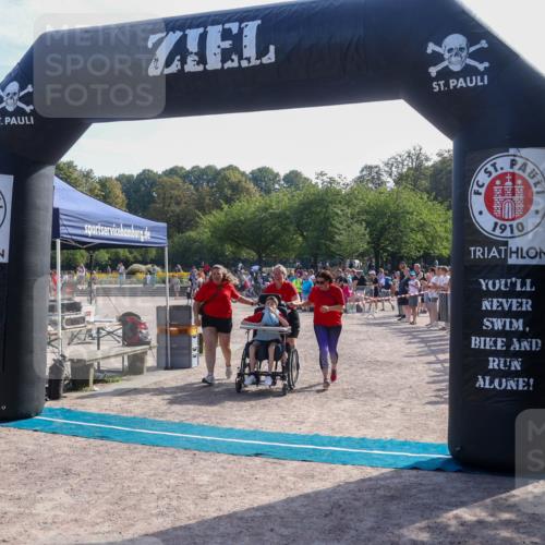 08.09.2024 - Stadtparktriathlon Luisa Fischer http://msf.ph/oto/7036458 08.09.2024 11:30:32 Ziel 233 meine-sportfotos.de