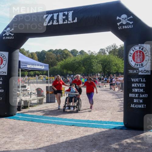 08.09.2024 - Stadtparktriathlon Luisa Fischer http://msf.ph/oto/7036459 08.09.2024 11:30:32 Ziel 233 meine-sportfotos.de