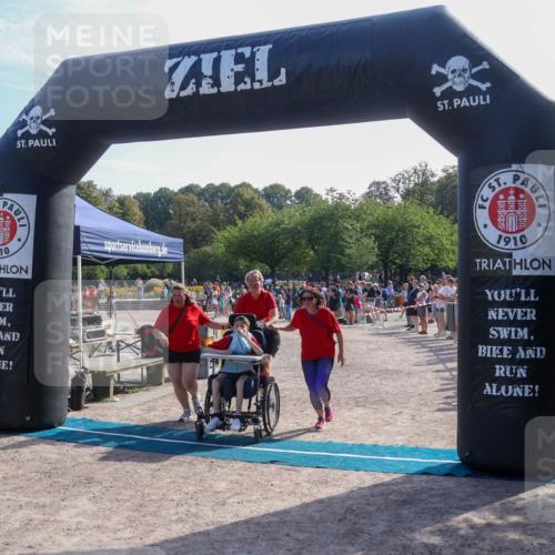 08.09.2024 - Stadtparktriathlon Luisa Fischer http://msf.ph/oto/7036461 08.09.2024 11:30:33 Ziel 233 meine-sportfotos.de
