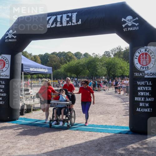 08.09.2024 - Stadtparktriathlon Luisa Fischer http://msf.ph/oto/7036463 08.09.2024 11:30:33 Ziel 233 meine-sportfotos.de