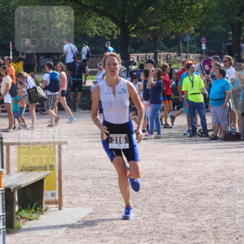 08.09.2024 - Stadtparktriathlon Luisa Fischer http://msf.ph/oto/7036465 08.09.2024 11:30:43 Ziel 316, 318, 426 meine-sportfotos.de