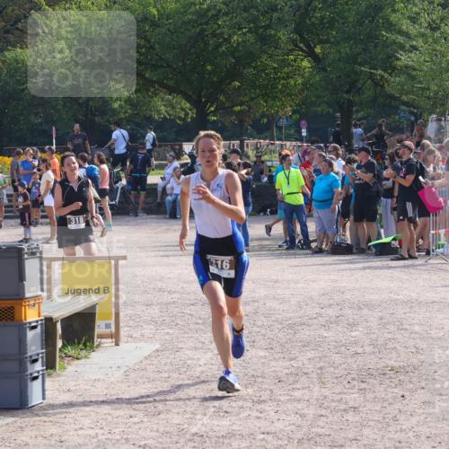 08.09.2024 - Stadtparktriathlon Luisa Fischer http://msf.ph/oto/7036467 08.09.2024 11:30:43 Ziel 316, 318, 426 meine-sportfotos.de