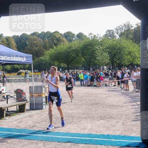 08.09.2024 - Stadtparktriathlon Luisa Fischer http://msf.ph/oto/7036472 08.09.2024 11:30:44 Ziel 316, 318, 426 meine-sportfotos.de