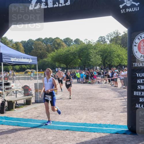 08.09.2024 - Stadtparktriathlon Luisa Fischer http://msf.ph/oto/7036473 08.09.2024 11:30:45 Ziel 316, 318, 426 meine-sportfotos.de