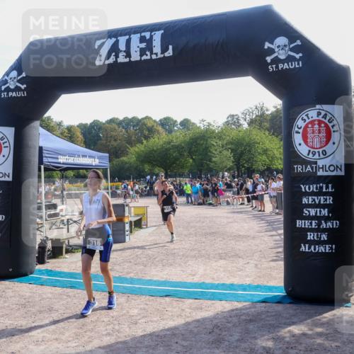 08.09.2024 - Stadtparktriathlon Luisa Fischer http://msf.ph/oto/7036475 08.09.2024 11:30:45 Ziel 316, 318, 426 meine-sportfotos.de