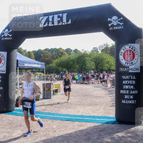 08.09.2024 - Stadtparktriathlon Luisa Fischer http://msf.ph/oto/7036476 08.09.2024 11:30:45 Ziel 316, 318, 426 meine-sportfotos.de