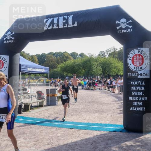 08.09.2024 - Stadtparktriathlon Luisa Fischer http://msf.ph/oto/7036479 08.09.2024 11:30:46 Ziel 316, 318, 426 meine-sportfotos.de
