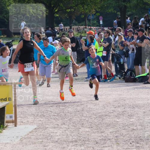 08.09.2024 - Stadtparktriathlon Luisa Fischer http://msf.ph/oto/7036488 08.09.2024 11:31:23 Ziel 266 meine-sportfotos.de