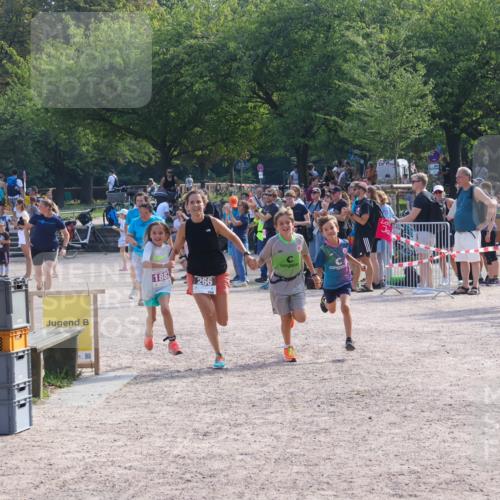 08.09.2024 - Stadtparktriathlon Luisa Fischer http://msf.ph/oto/7036493 08.09.2024 11:31:24 Ziel 251, 266 meine-sportfotos.de