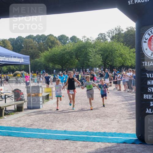 08.09.2024 - Stadtparktriathlon Luisa Fischer http://msf.ph/oto/7036498 08.09.2024 11:31:25 Ziel 251, 266 meine-sportfotos.de