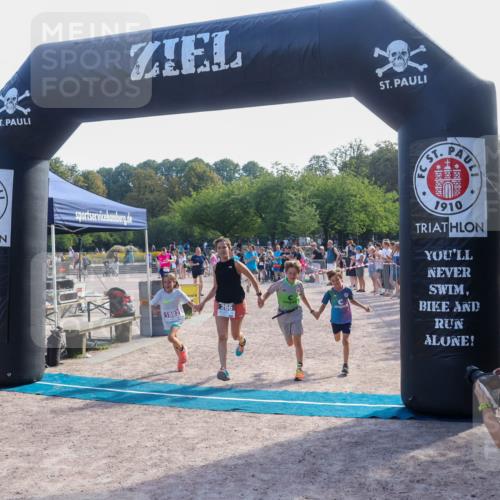 08.09.2024 - Stadtparktriathlon Luisa Fischer http://msf.ph/oto/7036501 08.09.2024 11:31:26 Ziel 251, 266 meine-sportfotos.de