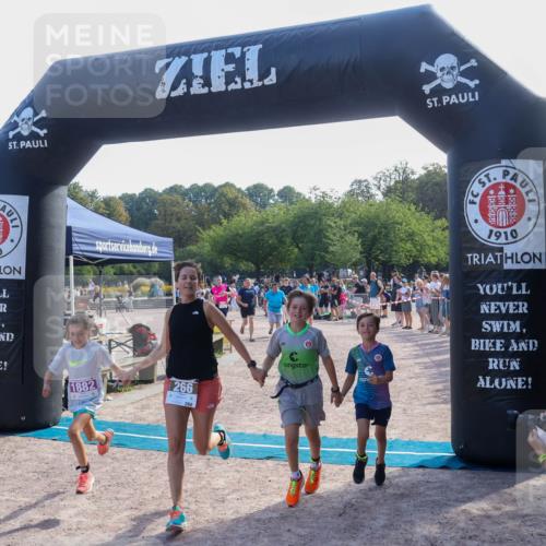 08.09.2024 - Stadtparktriathlon Luisa Fischer http://msf.ph/oto/7036504 08.09.2024 11:31:26 Ziel 251, 266 meine-sportfotos.de