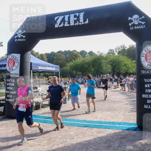 08.09.2024 - Stadtparktriathlon Luisa Fischer http://msf.ph/oto/7036513 08.09.2024 11:31:30 Ziel 251, 266, 293 meine-sportfotos.de