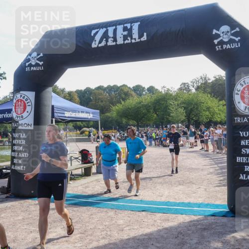 08.09.2024 - Stadtparktriathlon Luisa Fischer http://msf.ph/oto/7036515 08.09.2024 11:31:31 Ziel 251, 266, 293 meine-sportfotos.de
