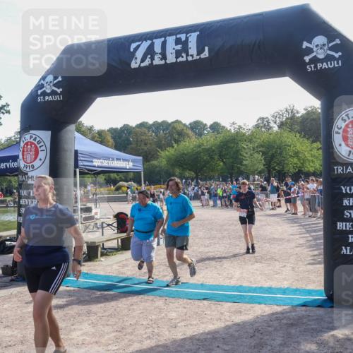 08.09.2024 - Stadtparktriathlon Luisa Fischer http://msf.ph/oto/7036516 08.09.2024 11:31:31 Ziel 251, 266, 293 meine-sportfotos.de