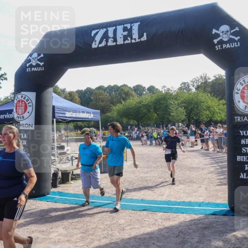 08.09.2024 - Stadtparktriathlon Luisa Fischer http://msf.ph/oto/7036518 08.09.2024 11:31:32 Ziel 251, 266, 293 meine-sportfotos.de