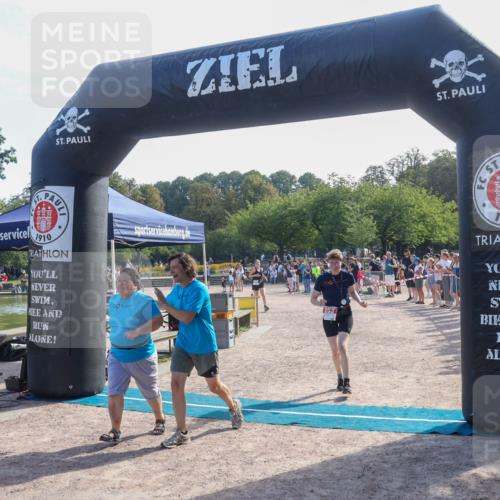 08.09.2024 - Stadtparktriathlon Luisa Fischer http://msf.ph/oto/7036520 08.09.2024 11:31:32 Ziel 251, 266, 293 meine-sportfotos.de