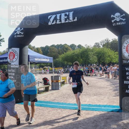 08.09.2024 - Stadtparktriathlon Luisa Fischer http://msf.ph/oto/7036523 08.09.2024 11:31:33 Ziel 251, 266, 293 meine-sportfotos.de