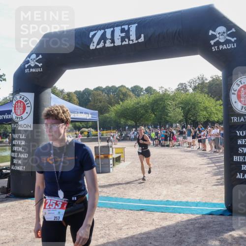 08.09.2024 - Stadtparktriathlon Luisa Fischer http://msf.ph/oto/7036529 08.09.2024 11:31:34 Ziel 251, 293 meine-sportfotos.de