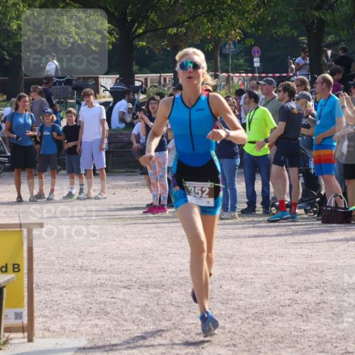 08.09.2024 - Stadtparktriathlon Luisa Fischer http://msf.ph/oto/7036536 08.09.2024 11:31:46 Ziel 352 meine-sportfotos.de