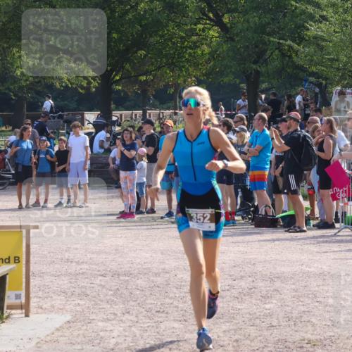 08.09.2024 - Stadtparktriathlon Luisa Fischer http://msf.ph/oto/7036538 08.09.2024 11:31:47 Ziel 352, 408 meine-sportfotos.de