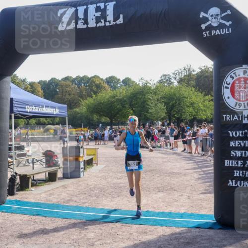 08.09.2024 - Stadtparktriathlon Luisa Fischer http://msf.ph/oto/7036546 08.09.2024 11:31:49 Ziel 352, 408 meine-sportfotos.de