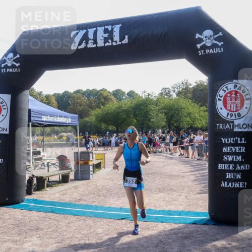 08.09.2024 - Stadtparktriathlon Luisa Fischer http://msf.ph/oto/7036547 08.09.2024 11:31:49 Ziel 352, 408 meine-sportfotos.de