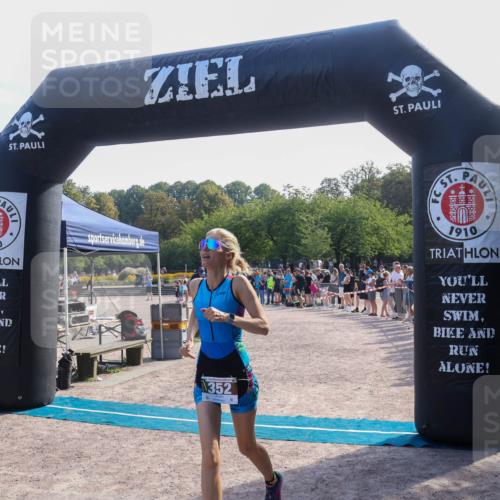 08.09.2024 - Stadtparktriathlon Luisa Fischer http://msf.ph/oto/7036550 08.09.2024 11:31:50 Ziel 352, 408 meine-sportfotos.de
