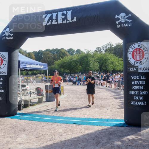 08.09.2024 - Stadtparktriathlon Luisa Fischer http://msf.ph/oto/7036566 08.09.2024 11:32:00 Ziel 286, 408 meine-sportfotos.de