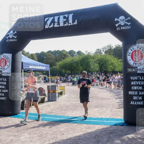 08.09.2024 - Stadtparktriathlon Luisa Fischer http://msf.ph/oto/7036570 08.09.2024 11:32:01 Ziel 286 meine-sportfotos.de