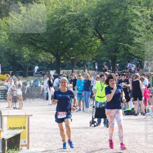 08.09.2024 - Stadtparktriathlon Luisa Fischer http://msf.ph/oto/7036573 08.09.2024 11:32:07 Ziel 252, 286 meine-sportfotos.de