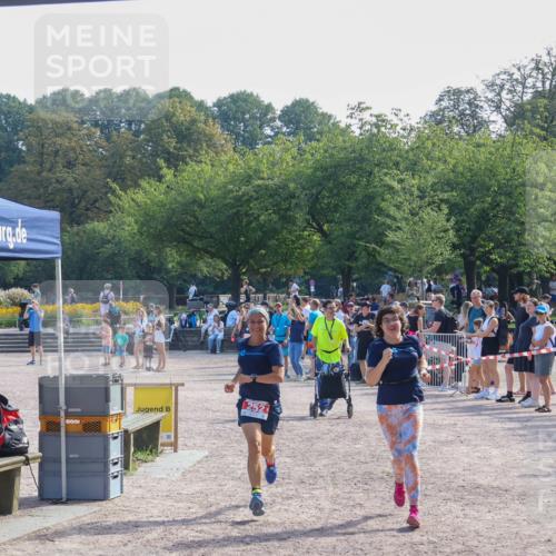 08.09.2024 - Stadtparktriathlon Luisa Fischer http://msf.ph/oto/7036579 08.09.2024 11:32:09 Ziel 252 meine-sportfotos.de