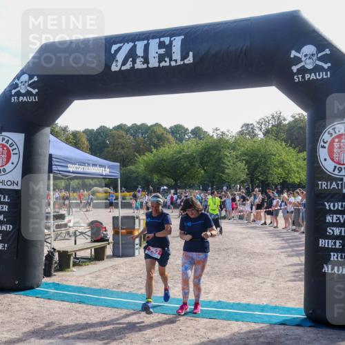 08.09.2024 - Stadtparktriathlon Luisa Fischer http://msf.ph/oto/7036583 08.09.2024 11:32:10 Ziel 252 meine-sportfotos.de