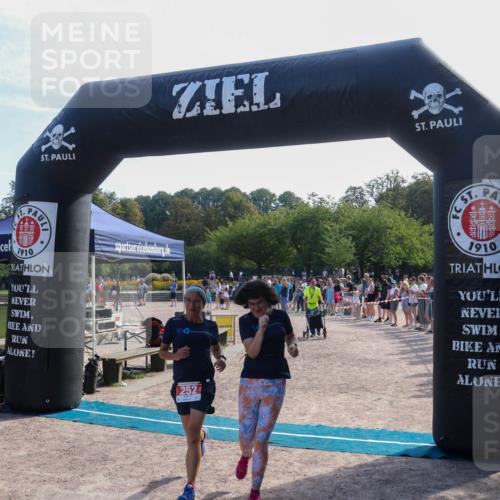 08.09.2024 - Stadtparktriathlon Luisa Fischer http://msf.ph/oto/7036585 08.09.2024 11:32:10 Ziel 252 meine-sportfotos.de