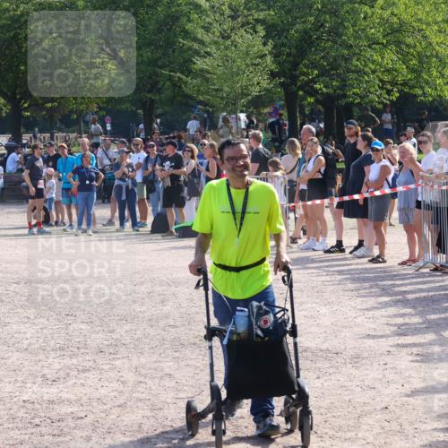 08.09.2024 - Stadtparktriathlon Luisa Fischer http://msf.ph/oto/7036589 08.09.2024 11:32:14 Ziel 252 meine-sportfotos.de