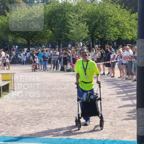 08.09.2024 - Stadtparktriathlon Luisa Fischer http://msf.ph/oto/7036591 08.09.2024 11:32:15 Ziel 252 meine-sportfotos.de