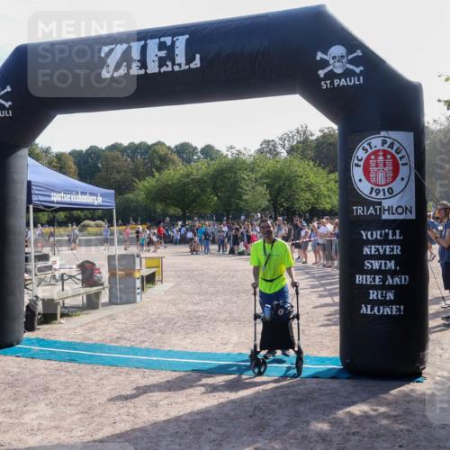 08.09.2024 - Stadtparktriathlon Luisa Fischer http://msf.ph/oto/7036594 08.09.2024 11:32:16 Ziel 252 meine-sportfotos.de