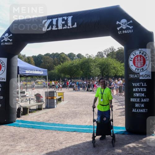 08.09.2024 - Stadtparktriathlon Luisa Fischer http://msf.ph/oto/7036597 08.09.2024 11:32:17 Ziel  meine-sportfotos.de