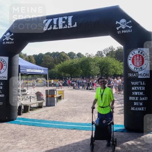 08.09.2024 - Stadtparktriathlon Luisa Fischer http://msf.ph/oto/7036598 08.09.2024 11:32:17 Ziel  meine-sportfotos.de