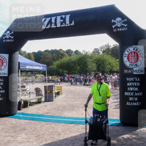 08.09.2024 - Stadtparktriathlon Luisa Fischer http://msf.ph/oto/7036599 08.09.2024 11:32:17 Ziel  meine-sportfotos.de