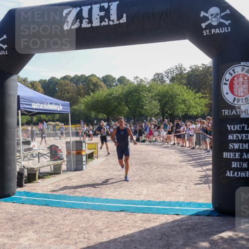 08.09.2024 - Stadtparktriathlon Luisa Fischer http://msf.ph/oto/7036620 08.09.2024 11:33:08 Ziel 373, 438 meine-sportfotos.de