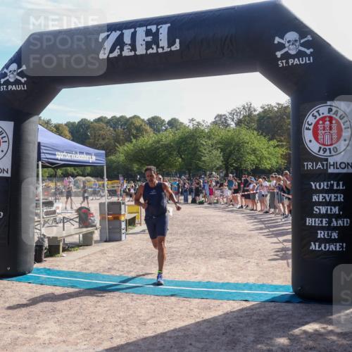 08.09.2024 - Stadtparktriathlon Luisa Fischer http://msf.ph/oto/7036622 08.09.2024 11:33:09 Ziel 263, 273, 373, 438 meine-sportfotos.de